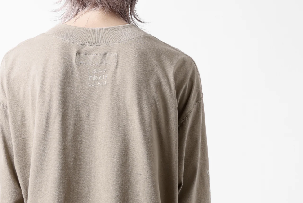 A.F ARTEFACT THICK-COLLAR BASIC L/S T-SHIRT / TYPE B PRINT (BEIGE) - Image 37