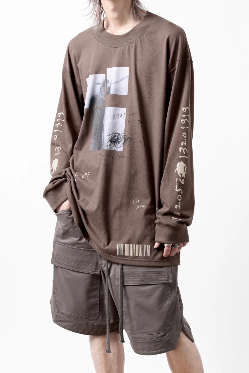 A.F ARTEFACT THICK-COLLAR BASIC L/S T-SHIRT / TYPE B PRINT (BROWN) - Image 2