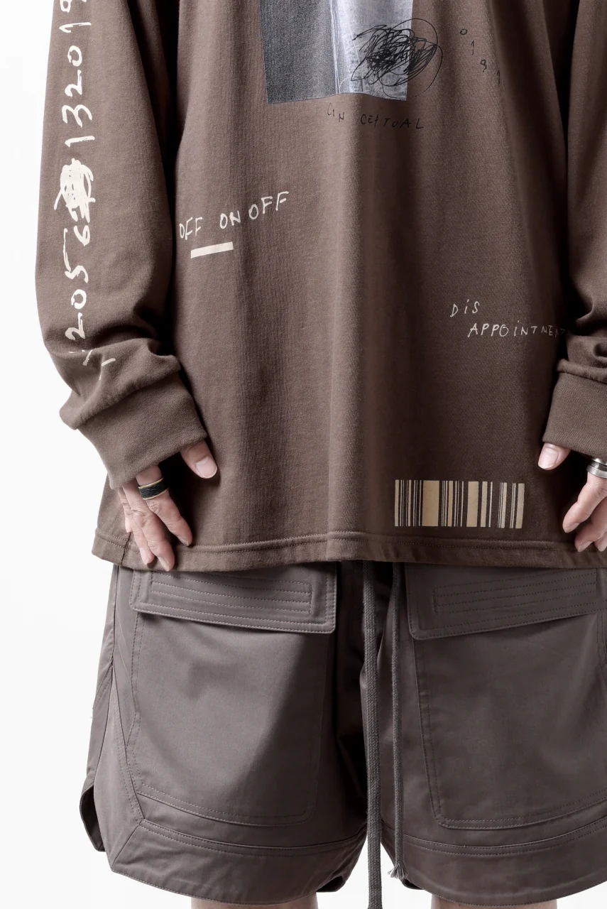 A.F ARTEFACT THICK-COLLAR BASIC L/S T-SHIRT / TYPE B PRINT (BROWN) - Image 24