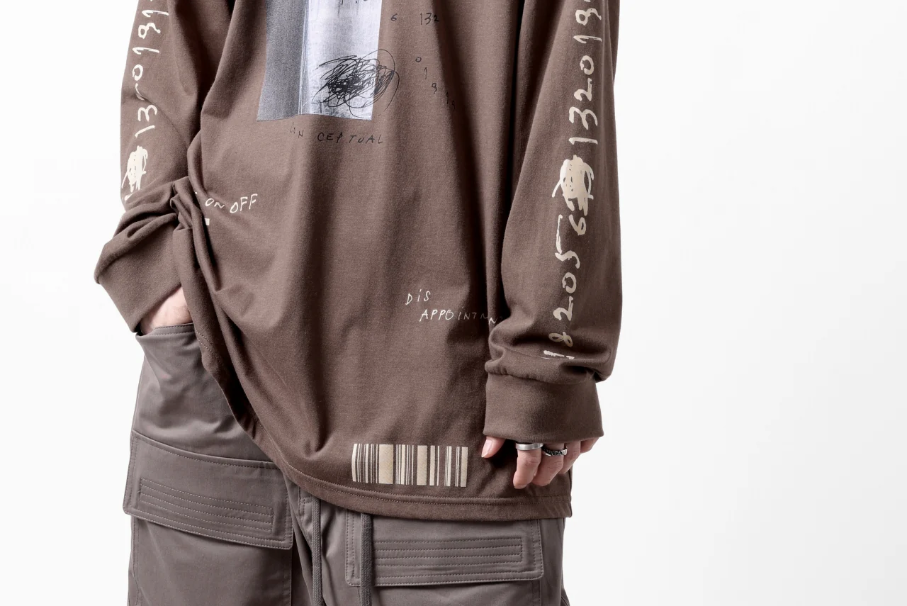 A.F ARTEFACT THICK-COLLAR BASIC L/S T-SHIRT / TYPE B PRINT (BROWN) - Image 29