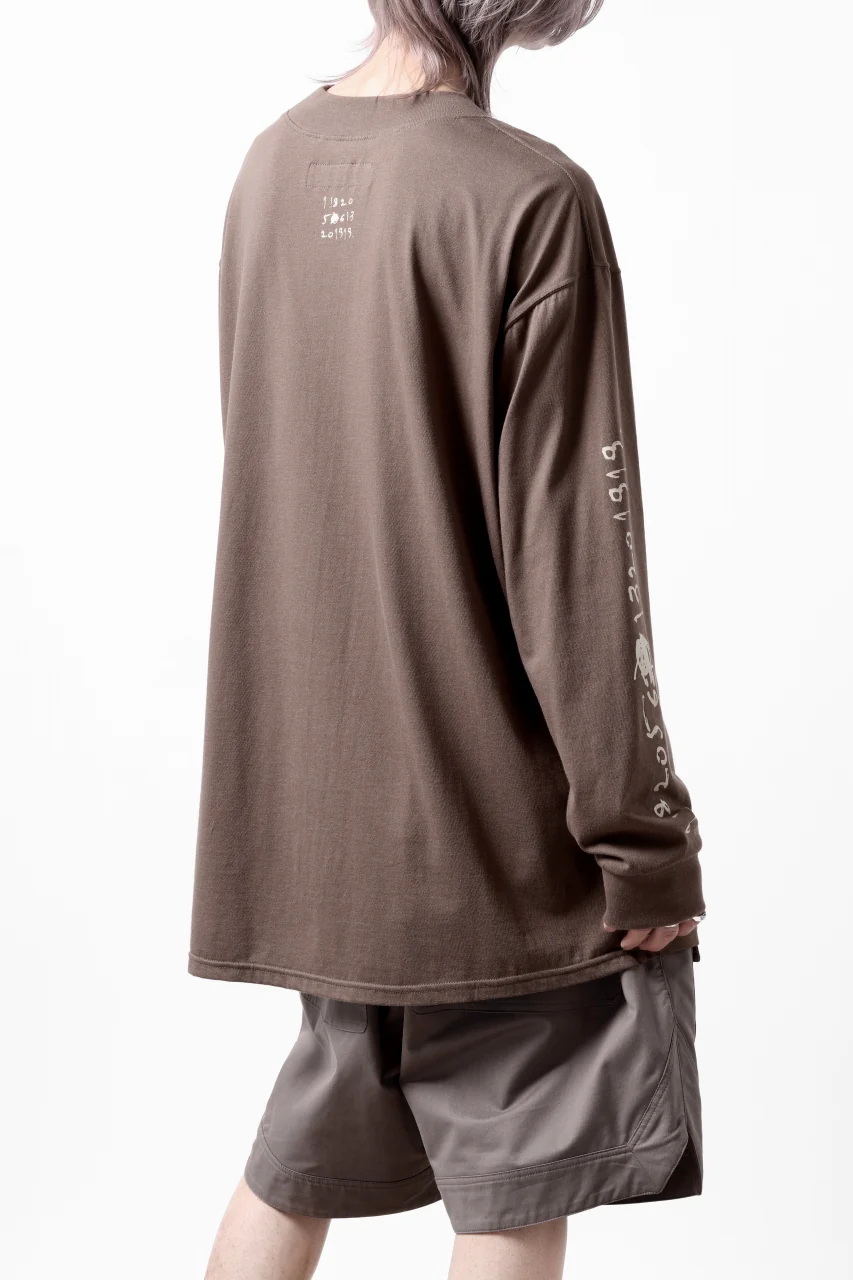 A.F ARTEFACT THICK-COLLAR BASIC L/S T-SHIRT / TYPE B PRINT (BROWN) - Image 8