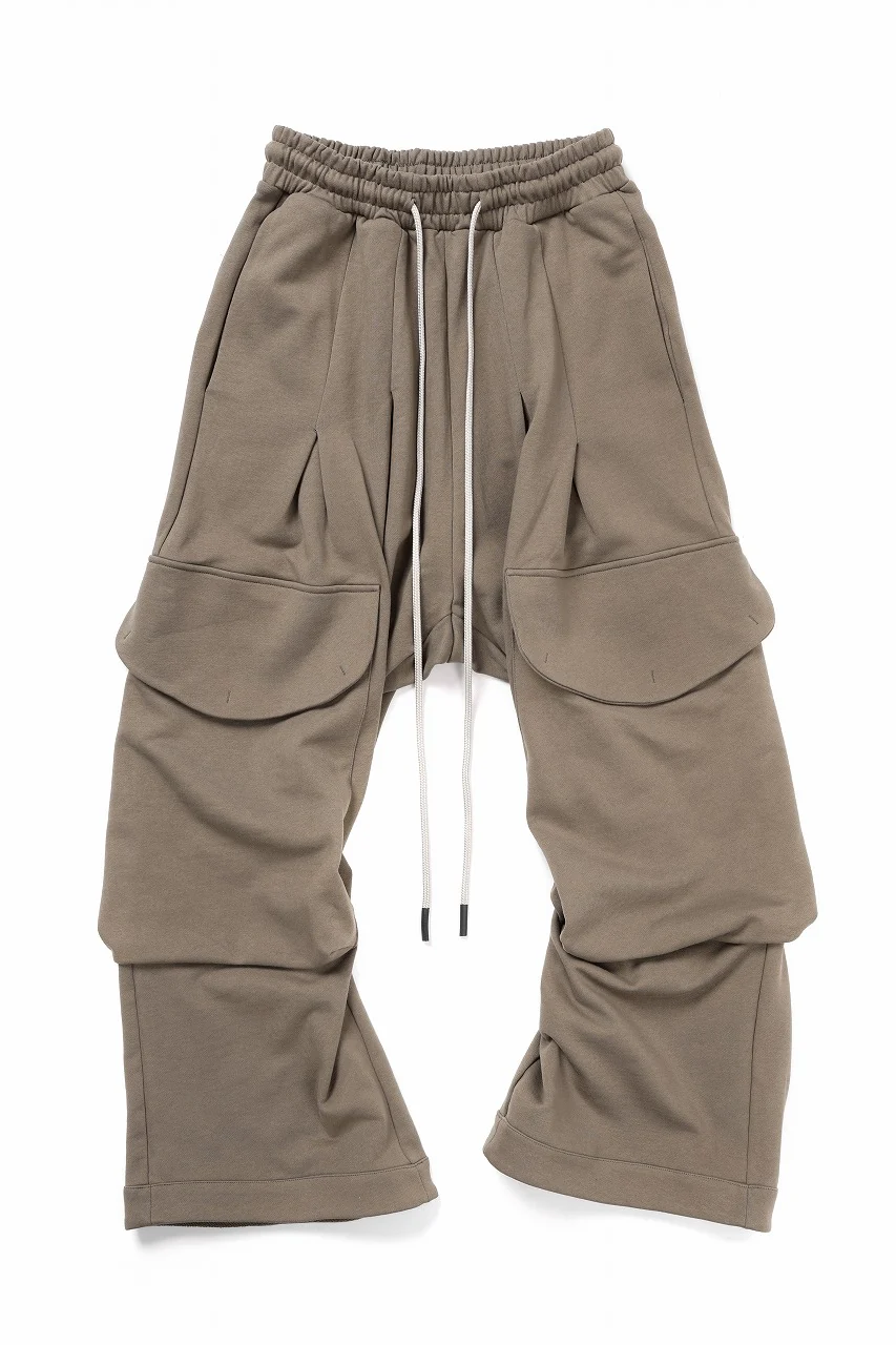 A.F ARTEFACT TUCK CARGO SWEAT WIDE PANTS (BEIGE) - Image 2