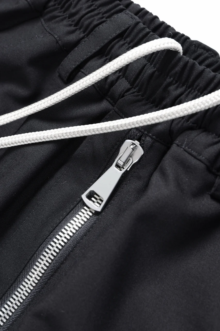 A.F ARTEFACT TUCK SHORTS / TROPICAL WOOL (BLACK) - Image 9