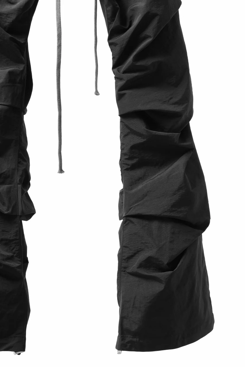 A.F ARTEFACT TUCK VOLUME BAGGY PANTS / CONY GRUNZE (BLACK) - Image 11