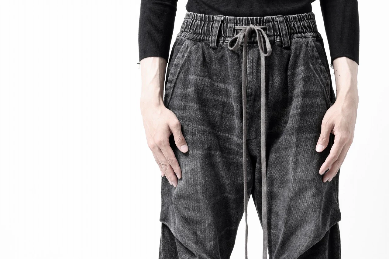 A.F ARTEFACT TUCK VOLUME BAGGY PANTS / FADED DENIM (DAMAGE BLACK) - Image 20