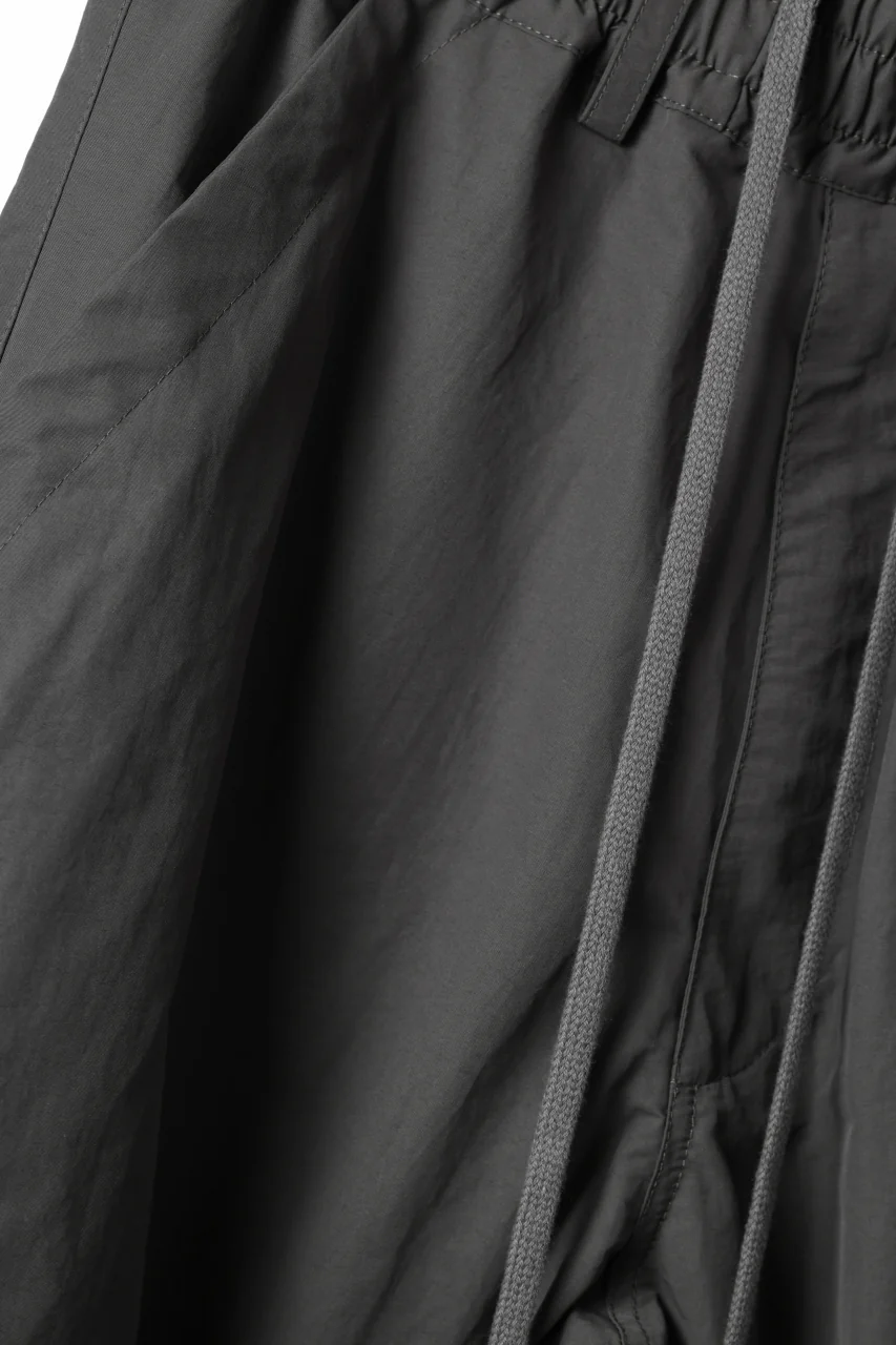 A.F ARTEFACT TUCK VOLUME BAGGY PANTS / SMOOTH NYLON (KHAKI) - Image 10