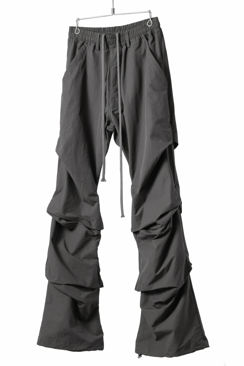A.F ARTEFACT TUCK VOLUME BAGGY PANTS / SMOOTH NYLON (KHAKI) - Image 2