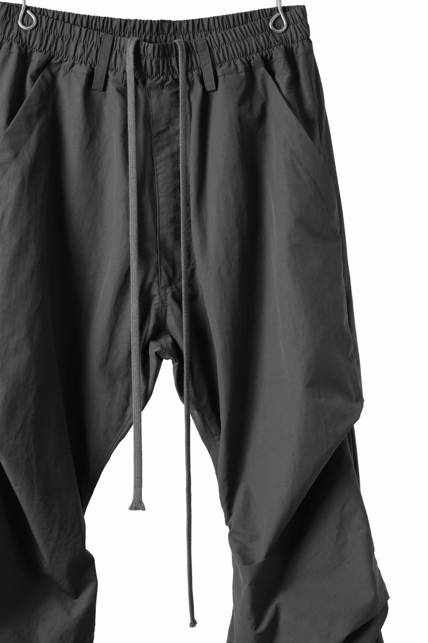 A.F ARTEFACT TUCK VOLUME BAGGY PANTS / SMOOTH NYLON (KHAKI) - Image 6