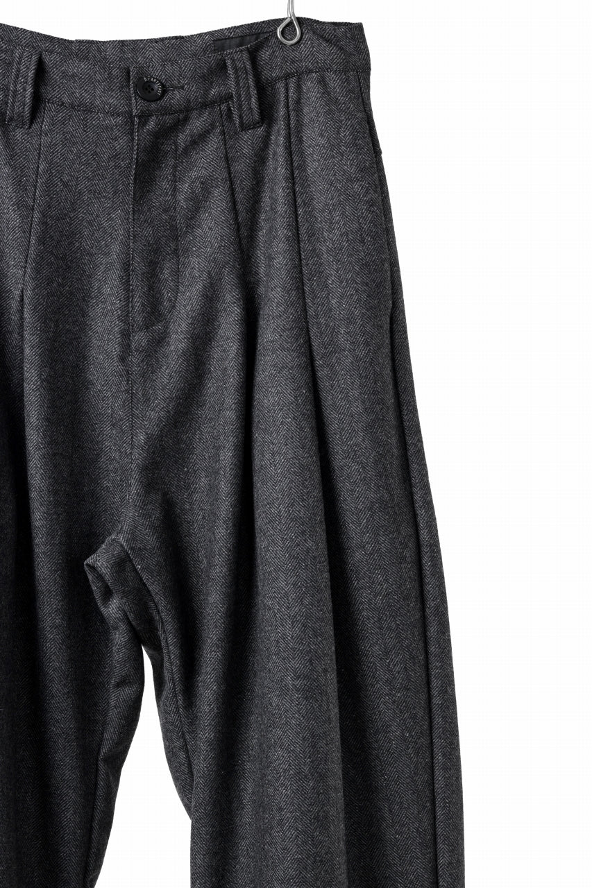 A.F ARTEFACT TUCK WIDE TROUSERS / HERRING BONE WOOL (D.GREY) - Image 17