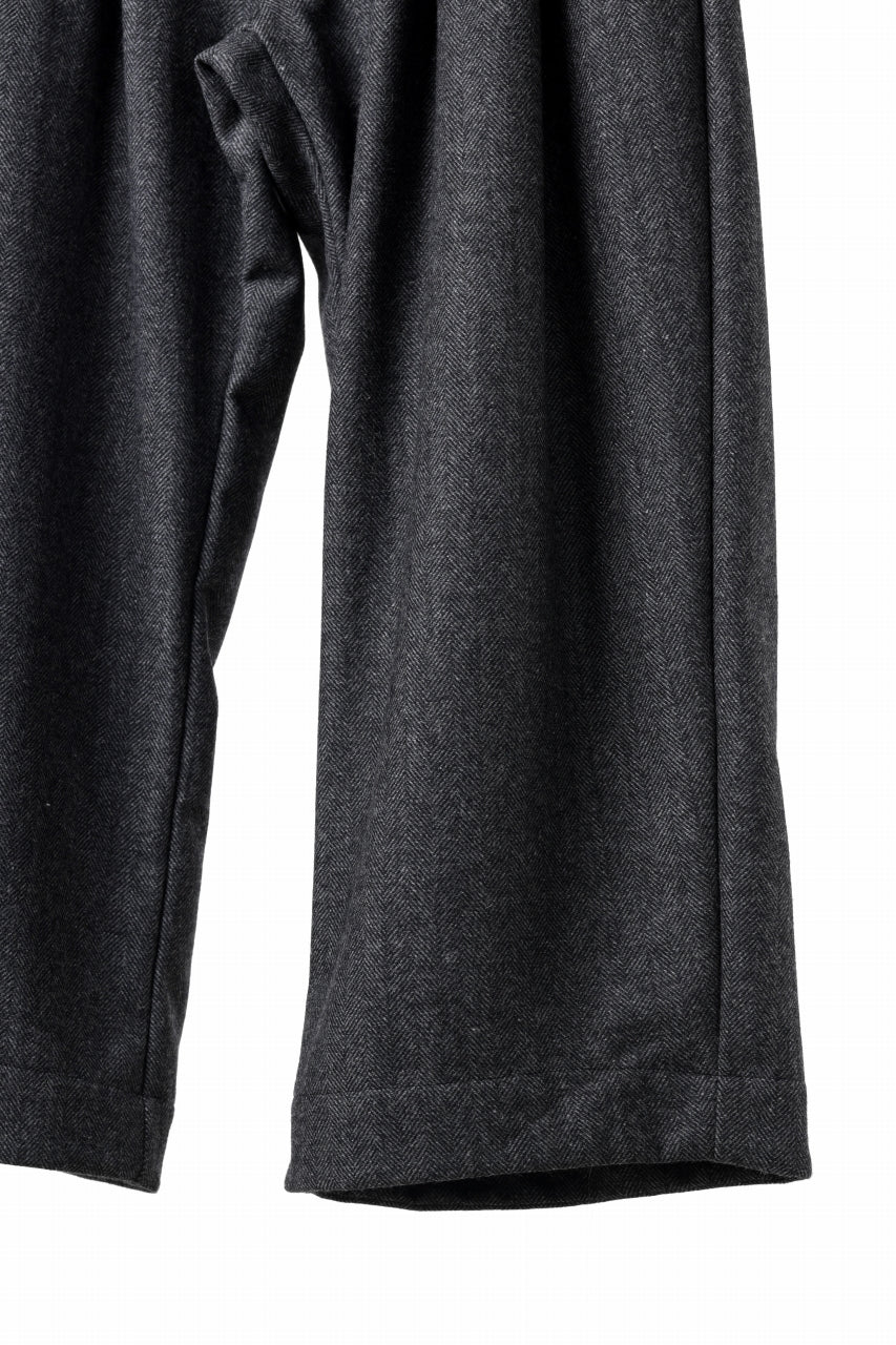 A.F ARTEFACT TUCK WIDE TROUSERS / HERRING BONE WOOL (D.GREY) - Image 18