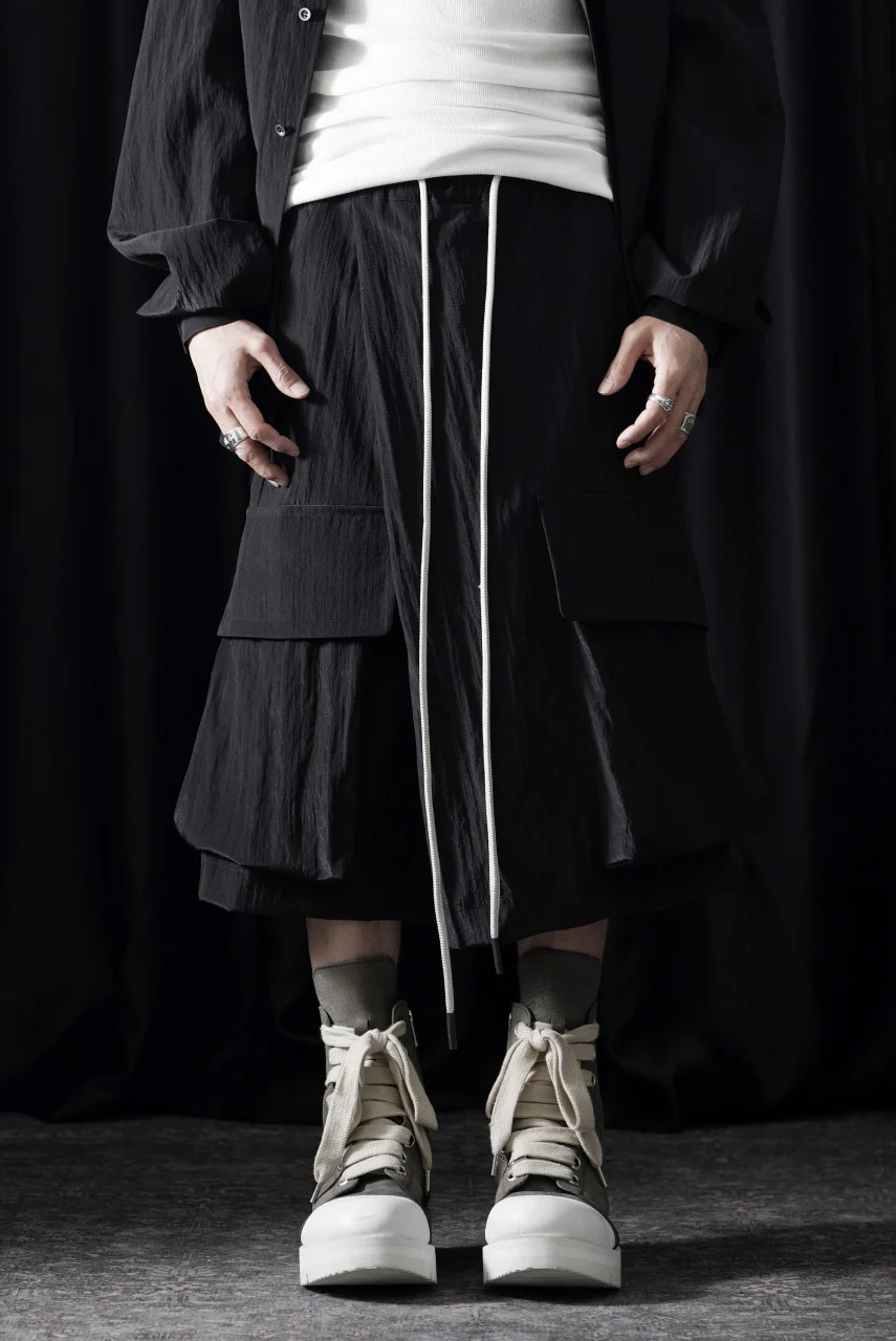 A.F ARTEFACT VOLUME WRAP CARGO SHORTS (BLACK) - Image 3