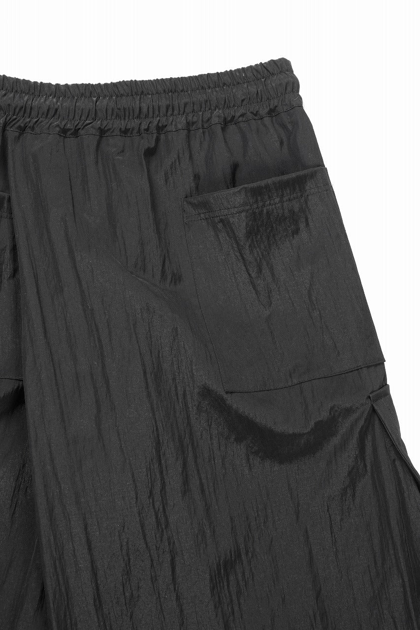 A.F ARTEFACT VOLUME WRAP CARGO SHORTS (BLACK) - Image 8