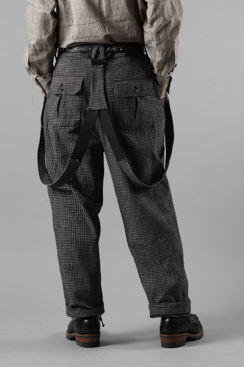 A TENTATIVE ATELIER exclusive George II PAINTER'S CROSS BAND PANTS (BLACK) - Image 12
