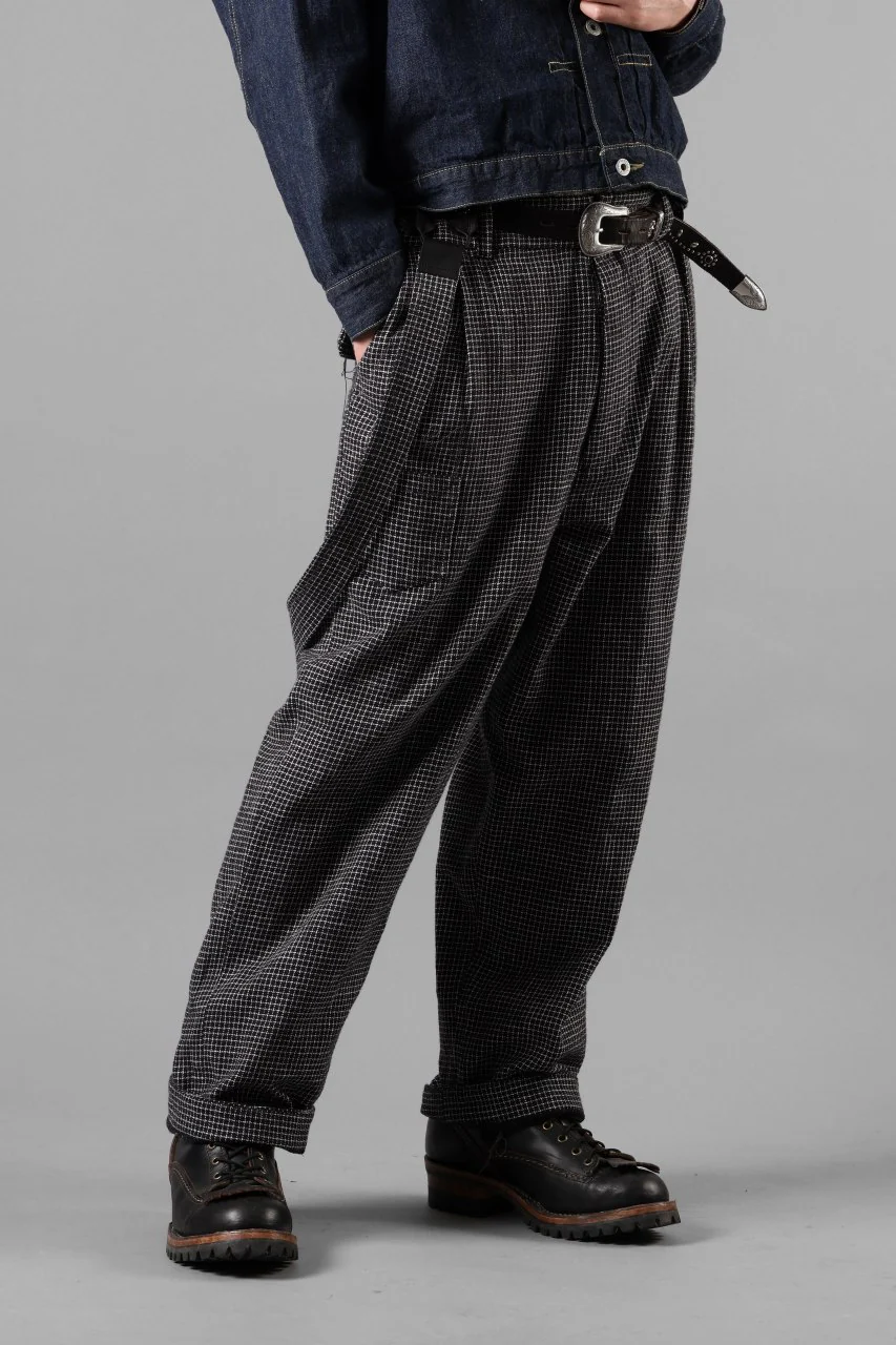 A TENTATIVE ATELIER exclusive George II PAINTER'S CROSS BAND PANTS (BLACK) - Image 14