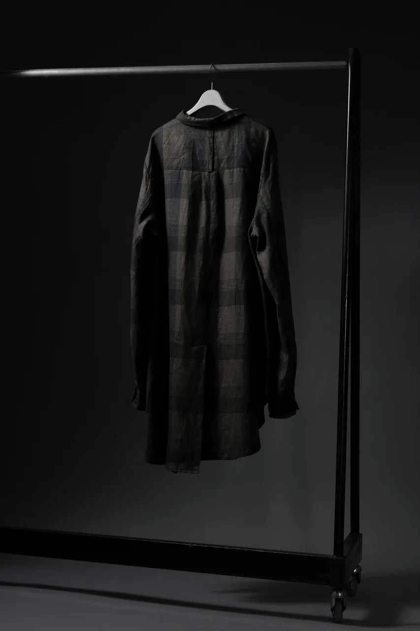Aleksandr Manamis Asymmetry Shirt / Organic Linen (CHECKED) - Image 29