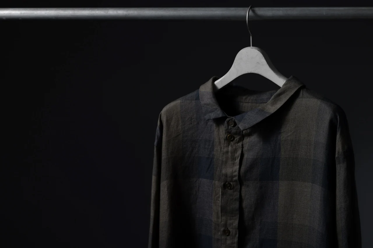 Aleksandr Manamis Asymmetry Shirt / Organic Linen (CHECKED) - Image 37