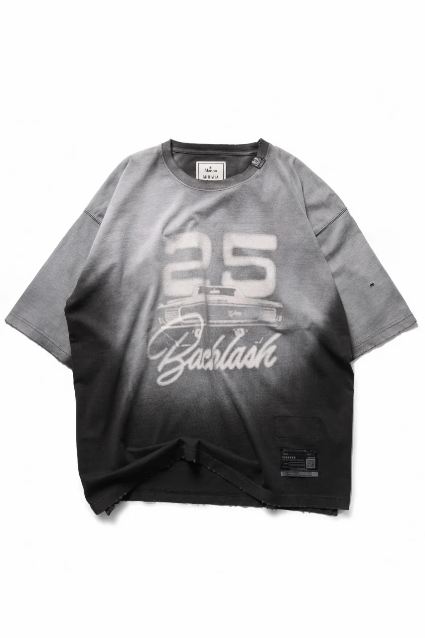 BACKLASH xx Maison MIHARA YASUHIRO 25th ANNIVERSARY GRAPHIC T-SHIRT (BEIGE)