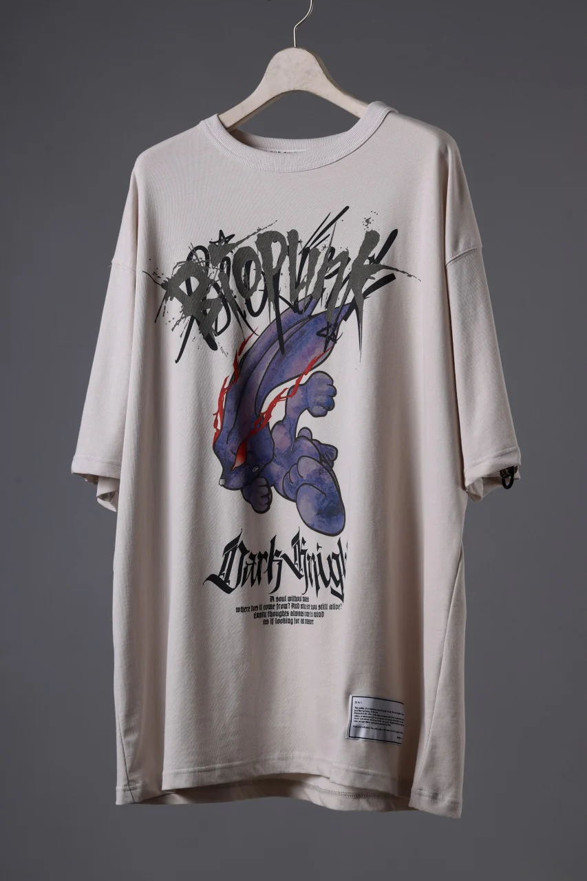 beauty : beast DARK KNIGHT S/S TEE (GRAIGE) - Image 2