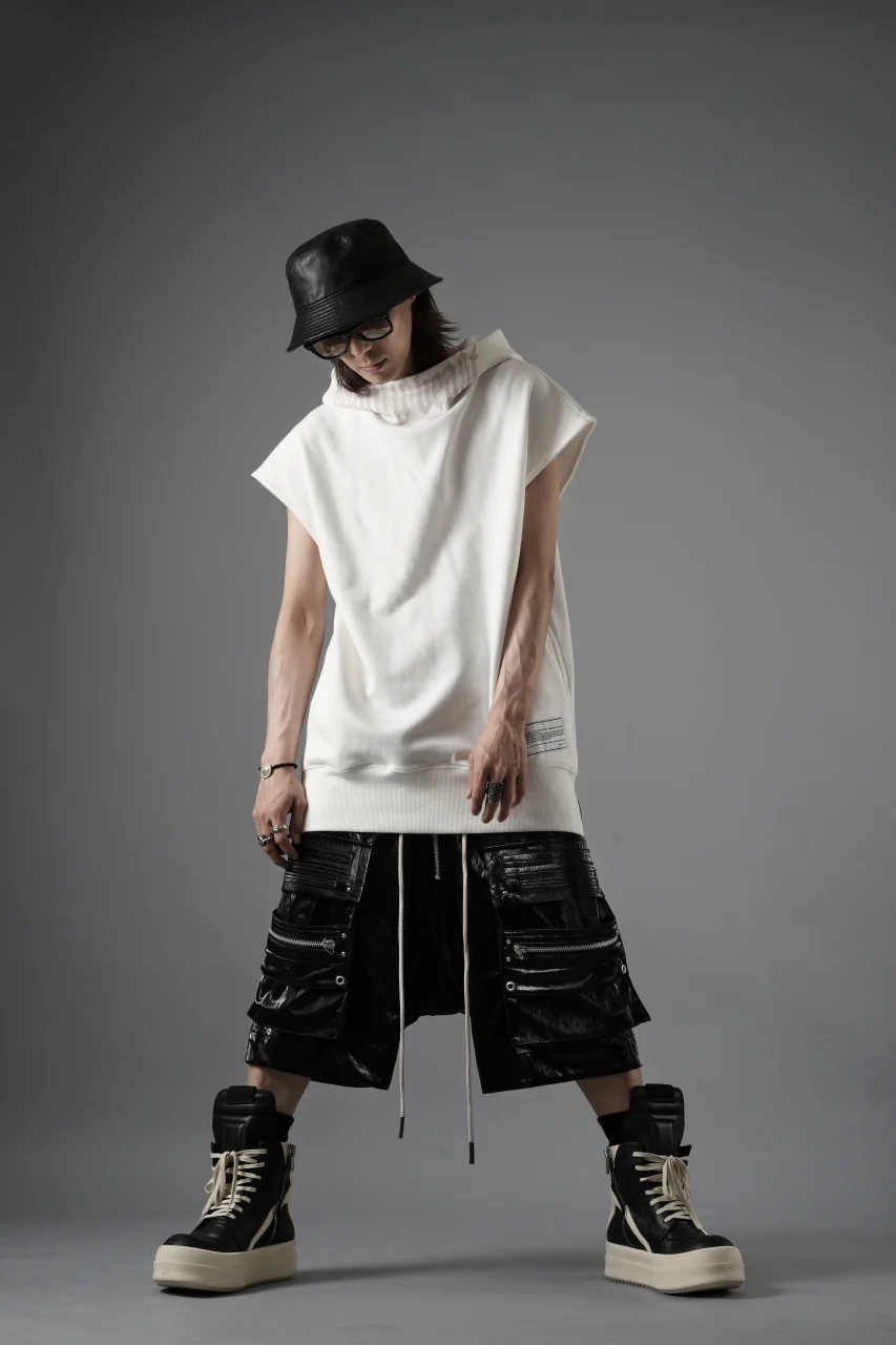 beauty : beast ESSENTIAL SLEEVELESS HI-HOODIE (OFF WHITE) - Image 14
