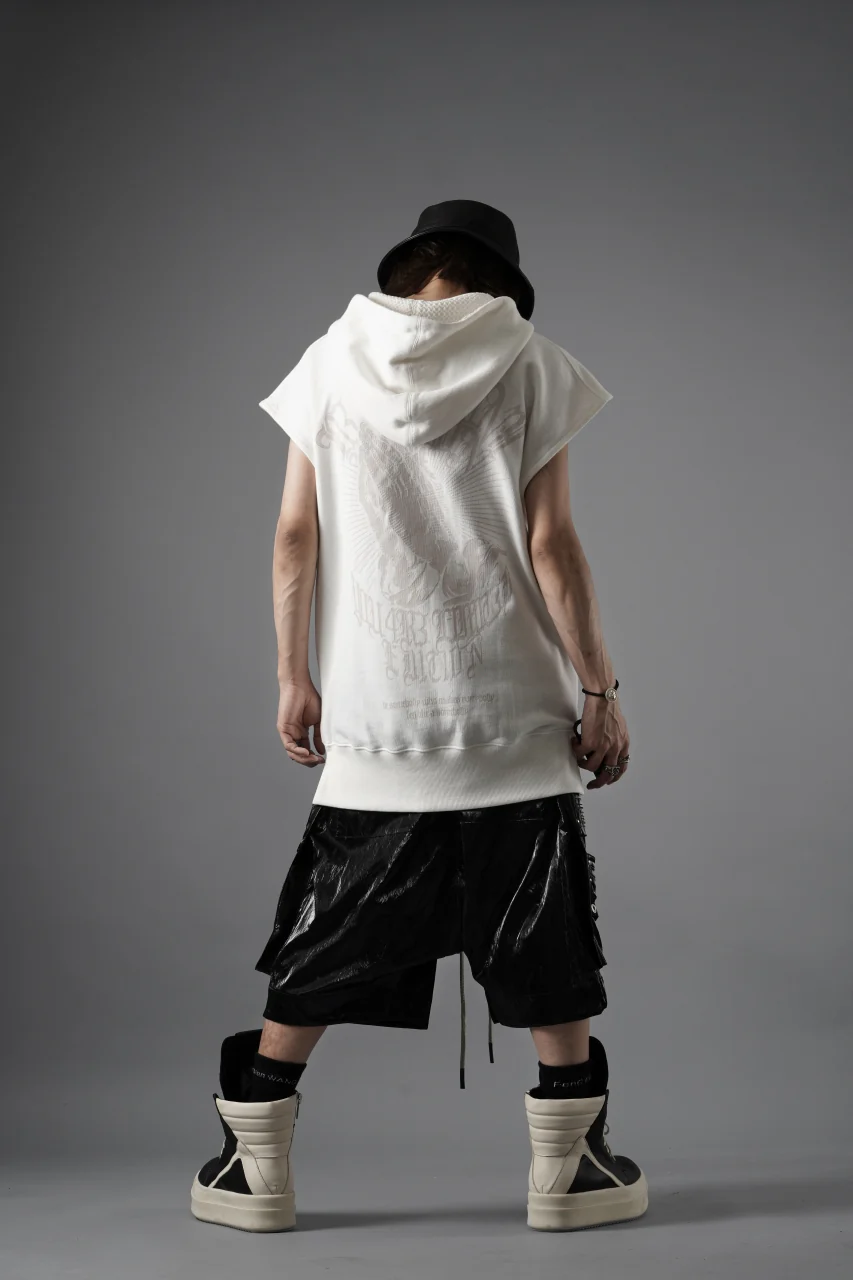 beauty : beast ESSENTIAL SLEEVELESS HI-HOODIE (OFF WHITE) - Image 16