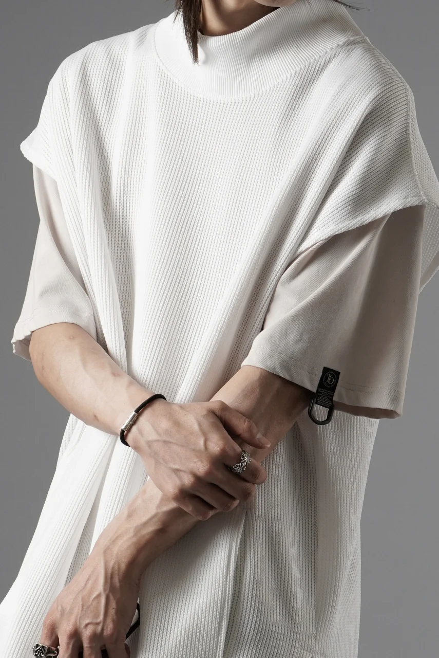 beauty : beast HIGH-NECK SLEEVELESS PULLOVER (WHITE) - Image 11