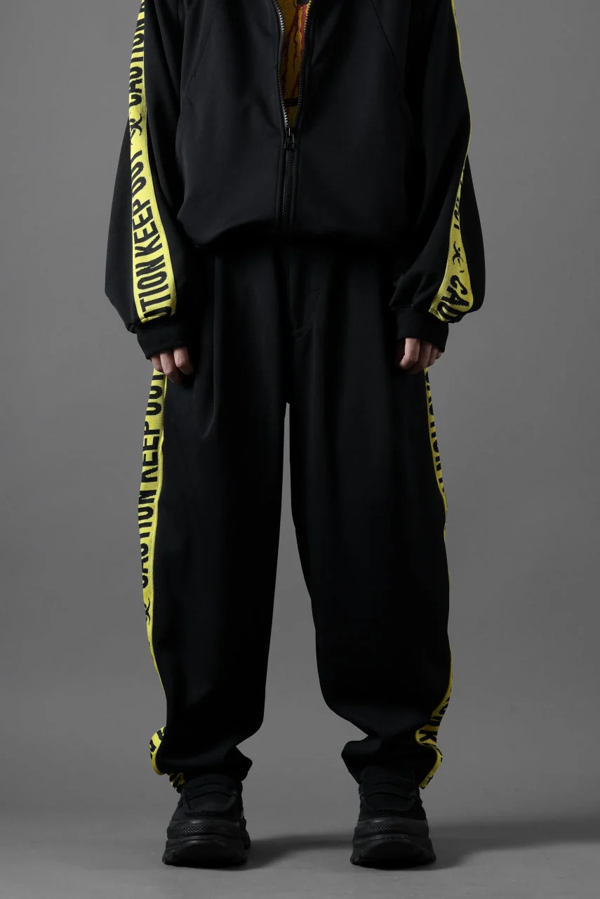 beauty : beast ”KEEP OUT” BOMTEMPS TRACK PANTS (BLACK x YELLOW) - Image 15