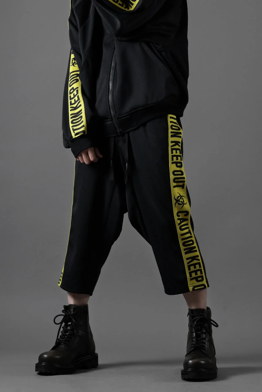 beauty : beast ”KEEP OUT” SARROUEL CROPPED TRACK PANTS (BLACK x YELLOW) - Image 14
