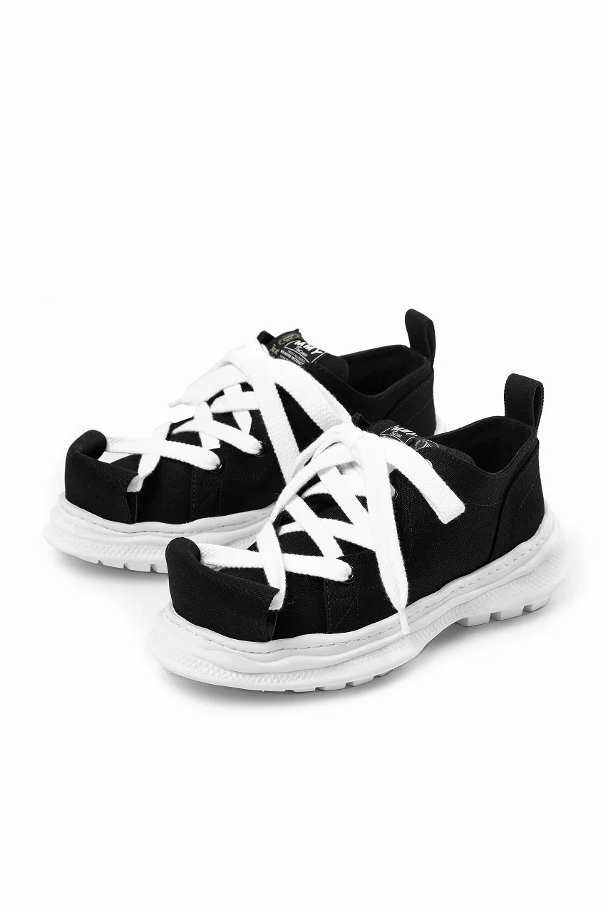 beauty : beast LOW CUT - ROLL-TONGUE STAINNING SHOES feat. Maison MIHARA YASUHIRO (BLACK x WHITE)