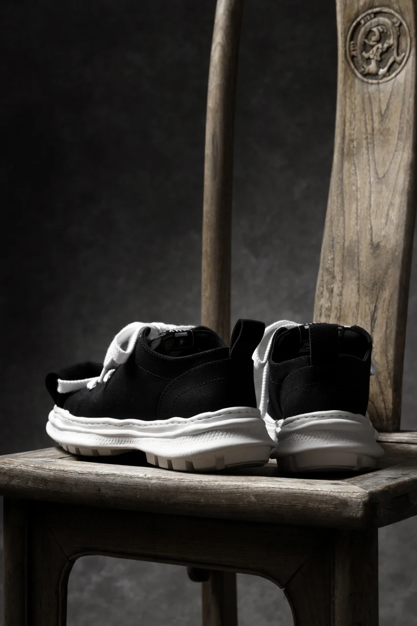 beauty : beast LOW CUT - ROLL-TONGUE STAINNING SHOES feat. Maison MIHARA YASUHIRO (BLACK x WHITE) - Image 13