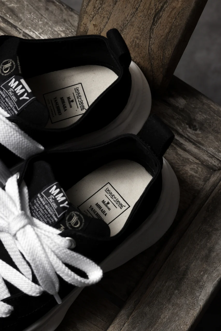 beauty : beast LOW CUT - ROLL-TONGUE STAINNING SHOES feat. Maison MIHARA YASUHIRO (BLACK x WHITE) - Image 18