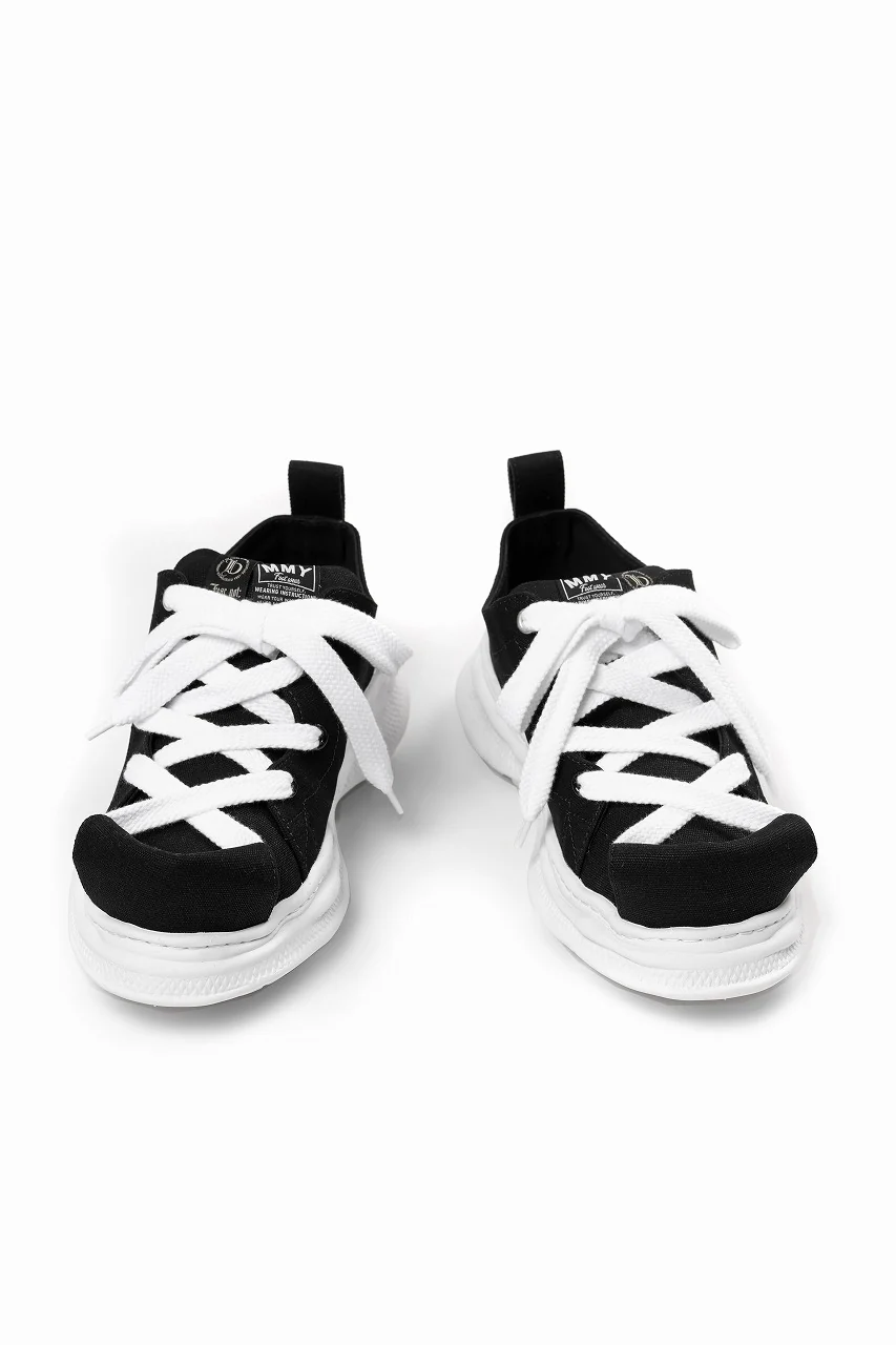 beauty : beast LOW CUT - ROLL-TONGUE STAINNING SHOES feat. Maison MIHARA YASUHIRO (BLACK x WHITE) - Image 3