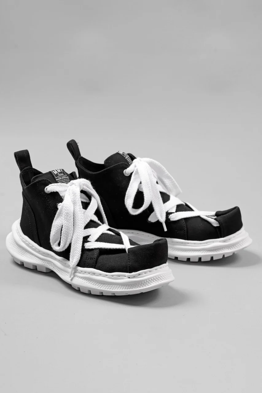 beauty : beast ROLL-TOE SHOES feat. Maison MIHARA YASUHIRO (BLACK x WHITE) - Image 5