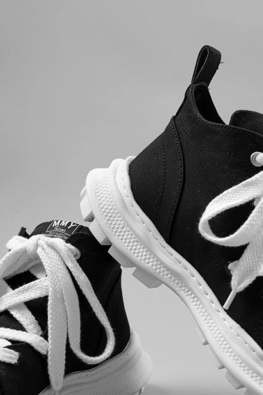 beauty : beast ROLL-TOE SHOES feat. Maison MIHARA YASUHIRO (BLACK x WHITE) - Image 16