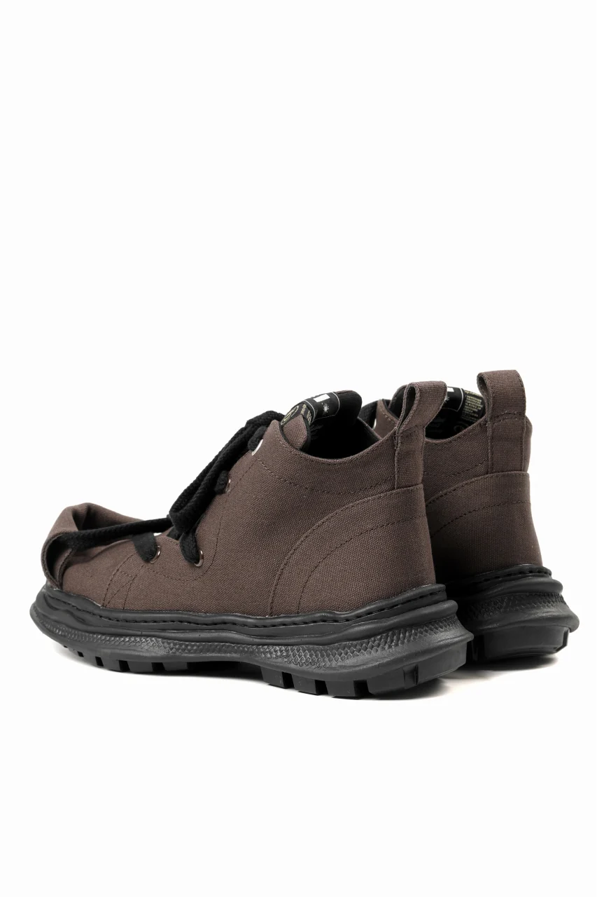 beauty : beast ROLL-TONGUE STAINING SHOES feat. Maison MIHARA YASUHIRO (BROWN x BLACK) - Image 3