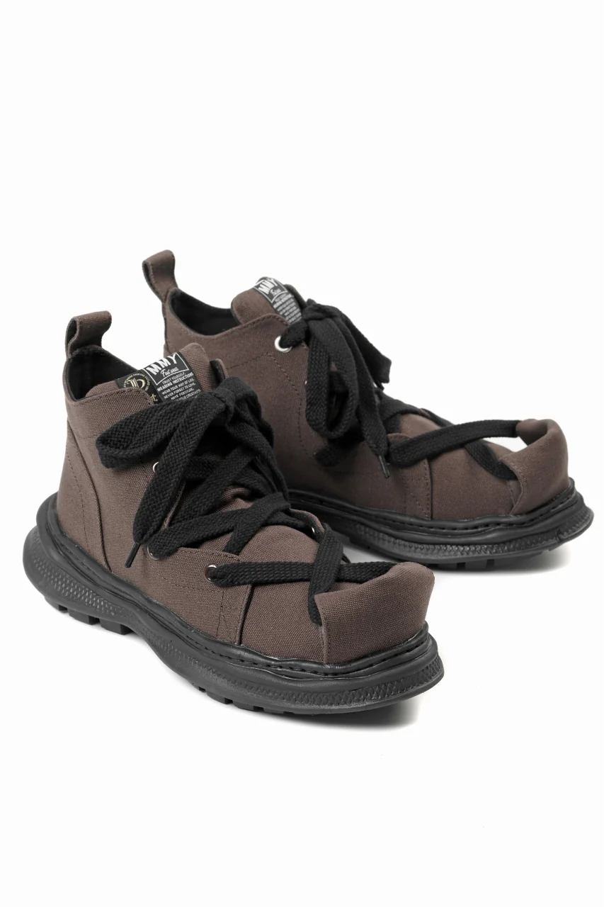 beauty : beast ROLL-TONGUE STAINING SHOES feat. Maison MIHARA YASUHIRO (BROWN x BLACK) - Image 5