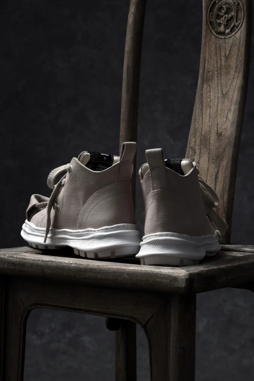 beauty : beast ROLL-TONGUE STAINNING SHOES feat. Maison MIHARA YASUHIRO (BEIGE x BEIGE) - Image 20