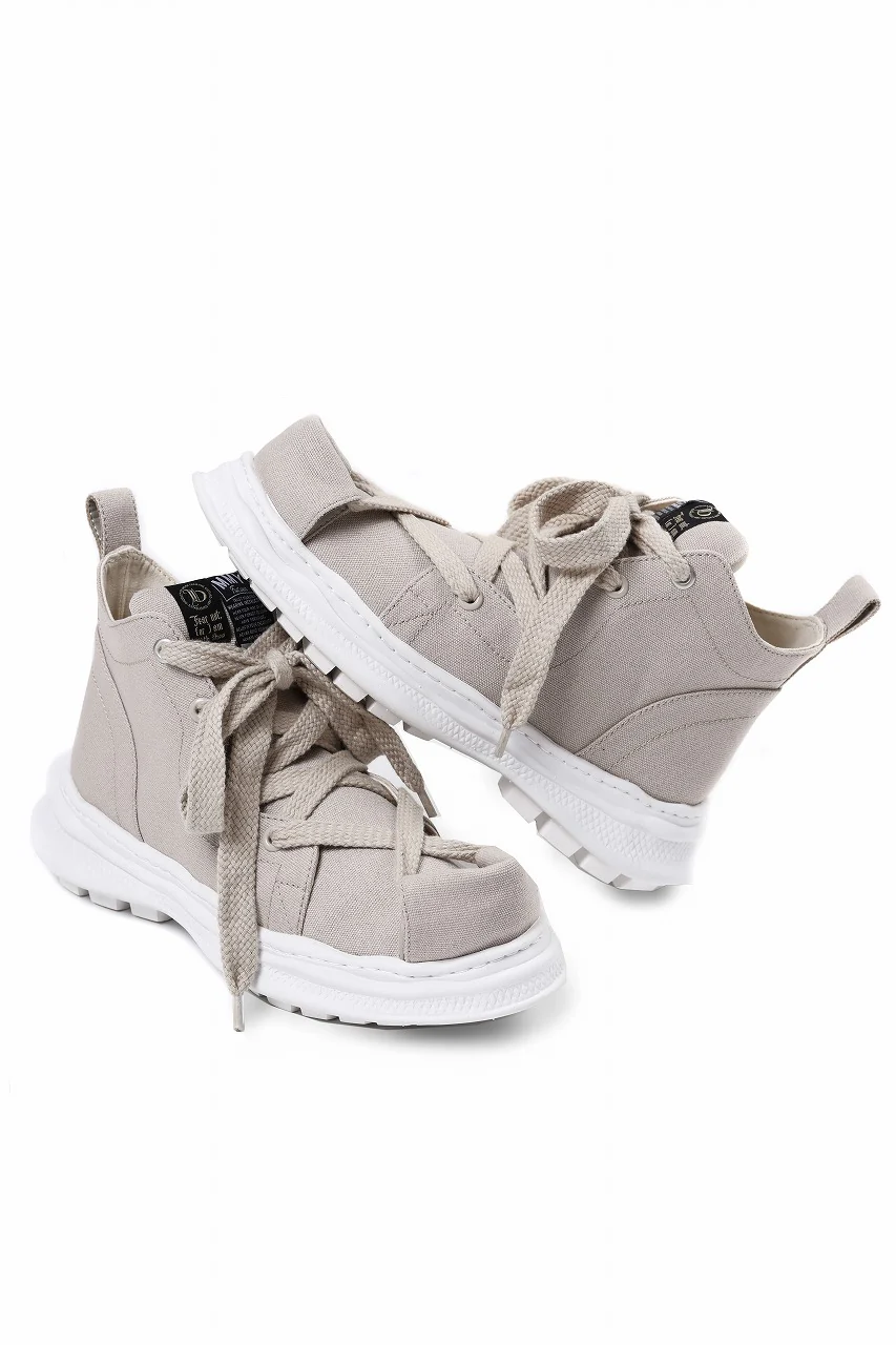 beauty : beast ROLL-TONGUE STAINNING SHOES feat. Maison MIHARA YASUHIRO (BEIGE x BEIGE) - Image 8