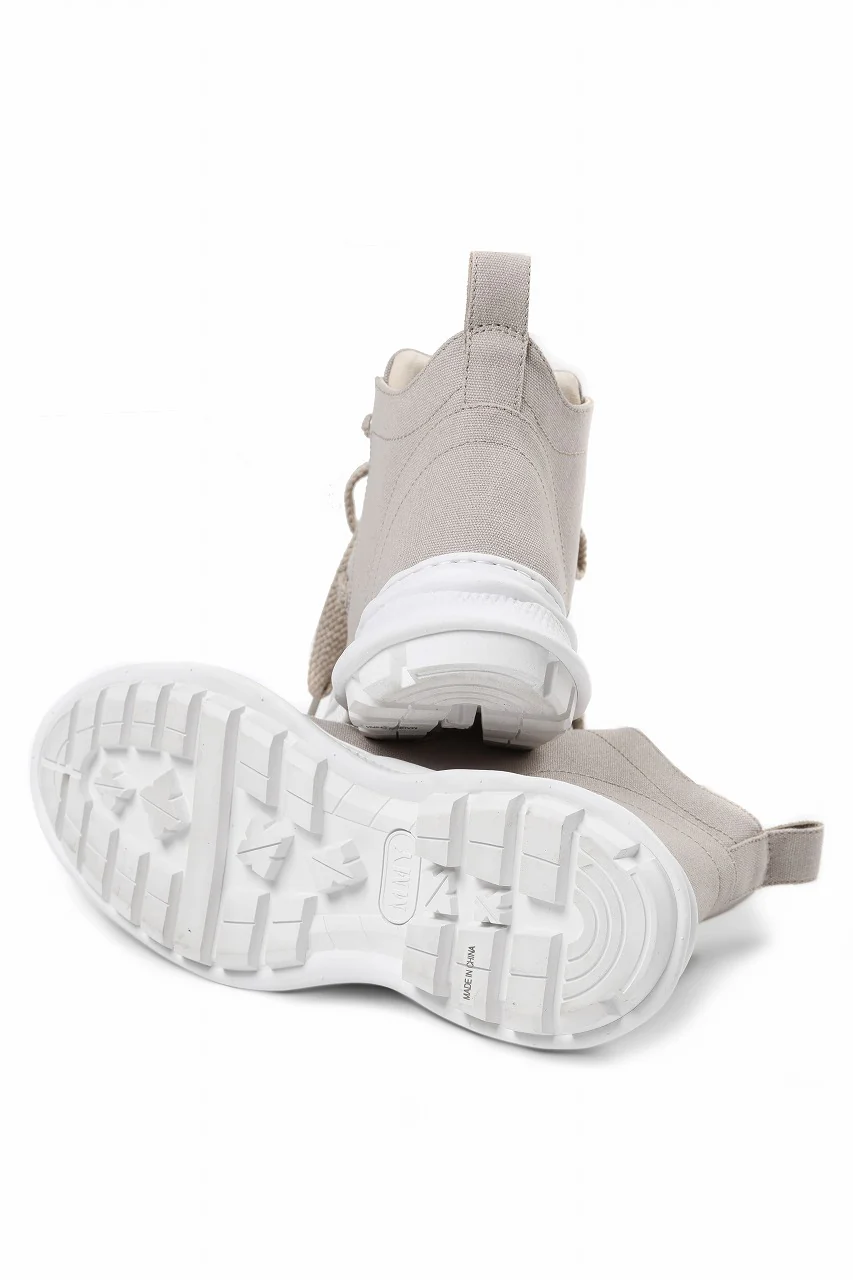 beauty : beast ROLL-TONGUE STAINNING SHOES feat. Maison MIHARA YASUHIRO (BEIGE x BEIGE) - Image 9