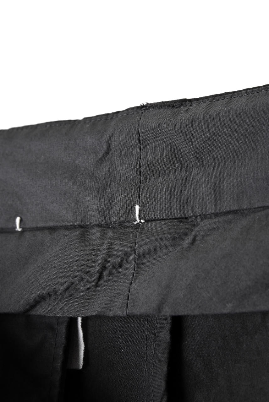 blackcrow high density cotton banana shape trousers (BLACK) - Image 15