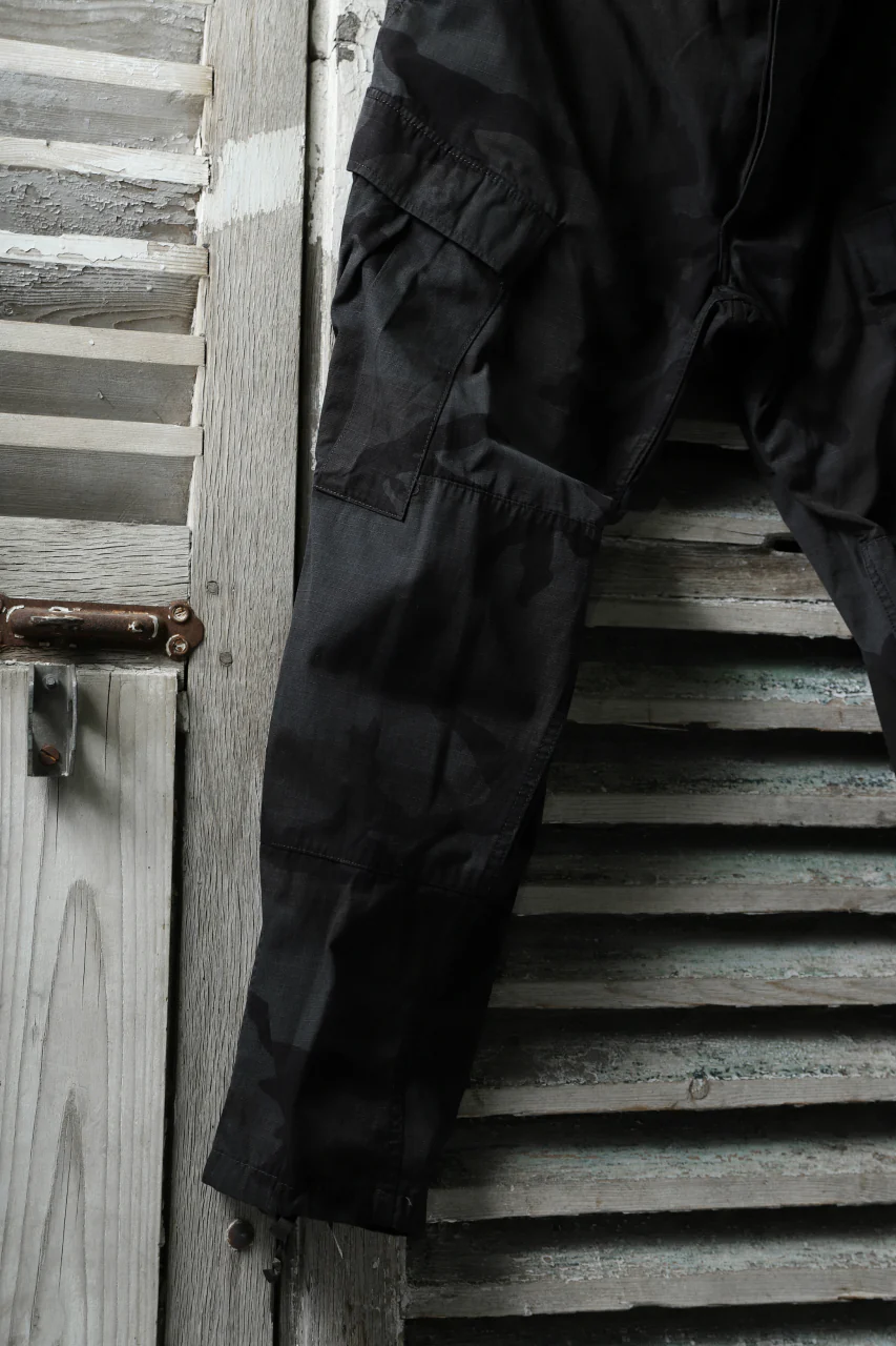 CHANGES VINTAGE REMAKE MILITARY CARGO TAPERED PANTS / WOODLAND CAMO (CHARCOAL DYED #A) - Image 5