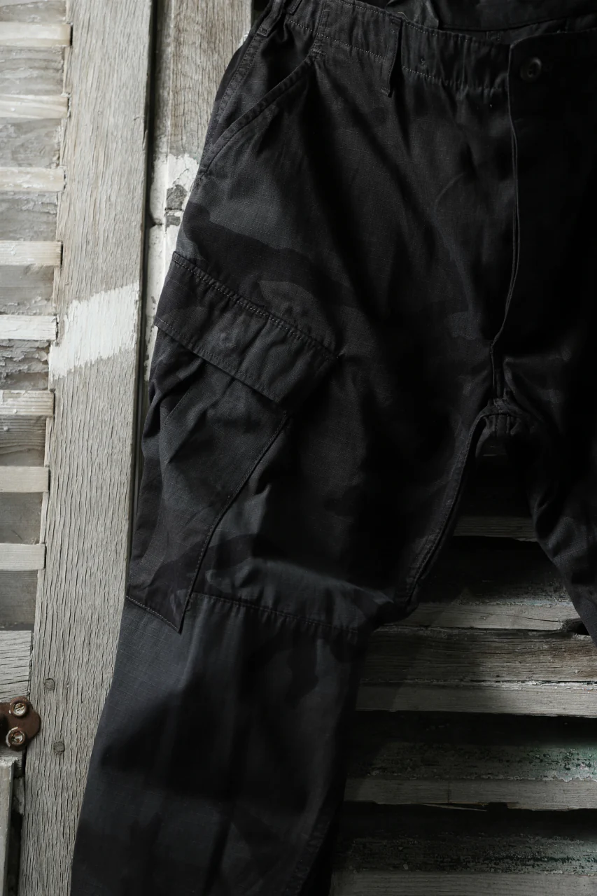 CHANGES VINTAGE REMAKE MILITARY CARGO TAPERED PANTS / WOODLAND CAMO (CHARCOAL DYED #A) - Image 6