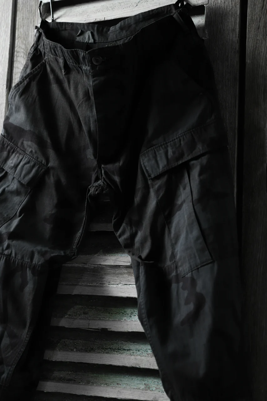 CHANGES VINTAGE REMAKE MILITARY CARGO TAPERED PANTS / WOODLAND CAMO (CHARCOAL DYED #A) - Image 7
