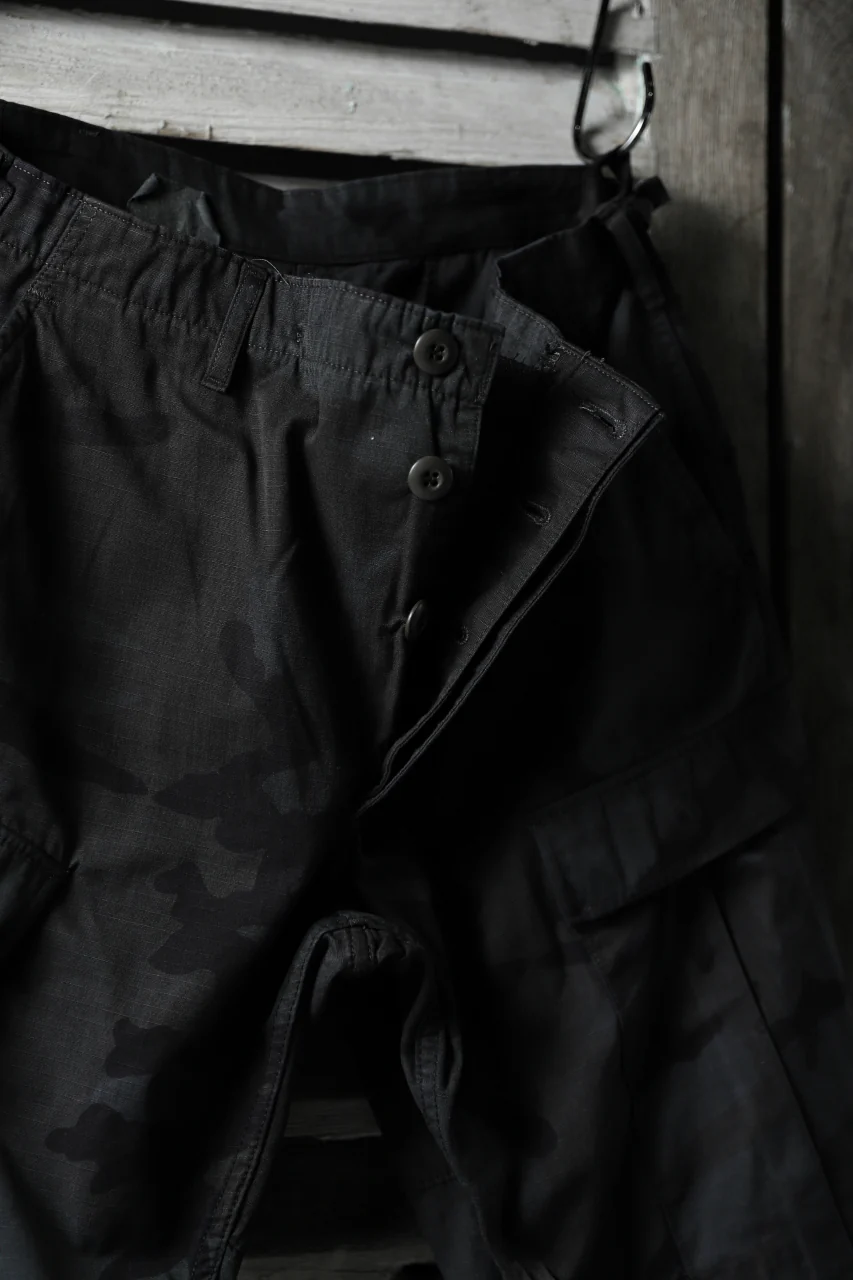 CHANGES VINTAGE REMAKE MILITARY CARGO TAPERED PANTS / WOODLAND CAMO (CHARCOAL DYED #A) - Image 8