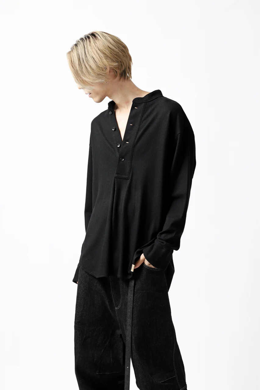COLINA BANDED COLLAR PULLOVER SHIRT / SUPER 140s WASHABLE WOOL (BLACK) - Image 13