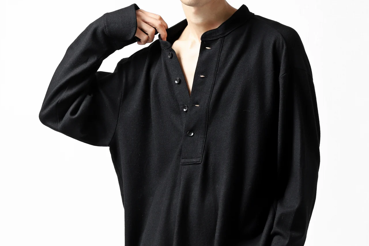 COLINA BANDED COLLAR PULLOVER SHIRT / SUPER 140s WASHABLE WOOL (BLACK) - Image 20