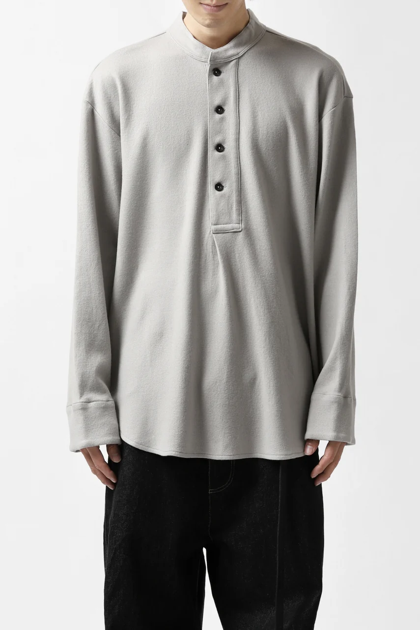 COLINA BANDED COLLAR PULLOVER SHIRT / SUPER 140s WASHABLE WOOL (GREIGE)