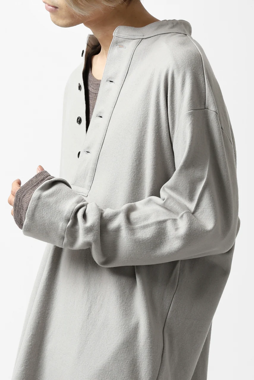 COLINA BANDED COLLAR PULLOVER SHIRT / SUPER 140s WASHABLE WOOL (GREIGE) - Image 21