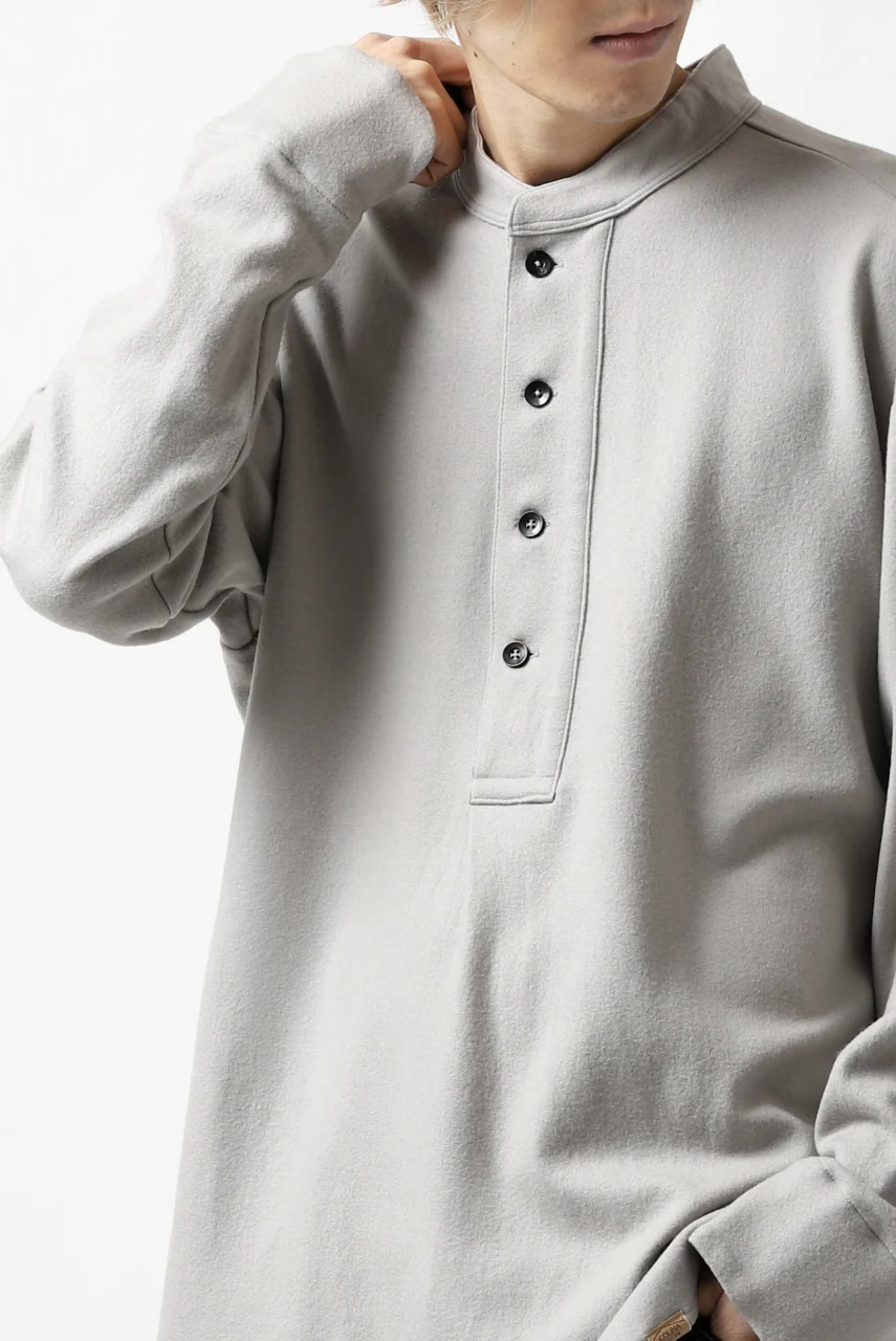 COLINA BANDED COLLAR PULLOVER SHIRT / SUPER 140s WASHABLE WOOL (GREIGE) - Image 22
