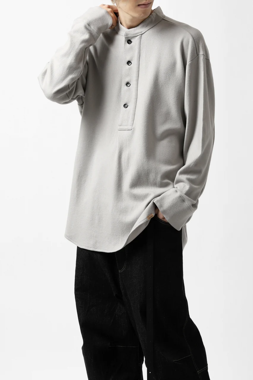 COLINA BANDED COLLAR PULLOVER SHIRT / SUPER 140s WASHABLE WOOL (GREIGE) - Image 6