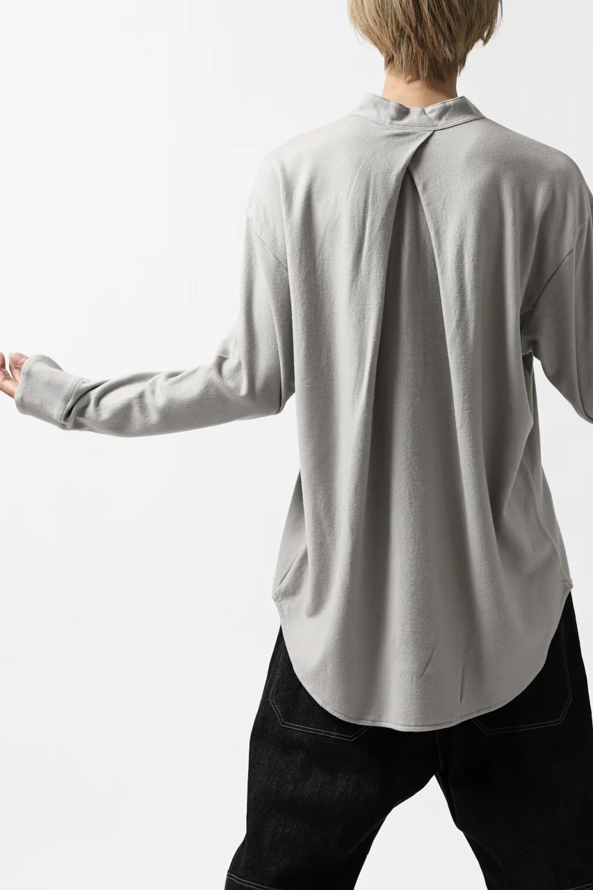 COLINA BANDED COLLAR PULLOVER SHIRT / SUPER 140s WASHABLE WOOL (GREIGE) - Image 9